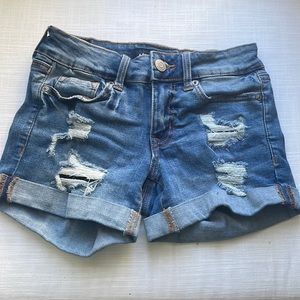 Low rise Midi jean shorts from Aeropostale.